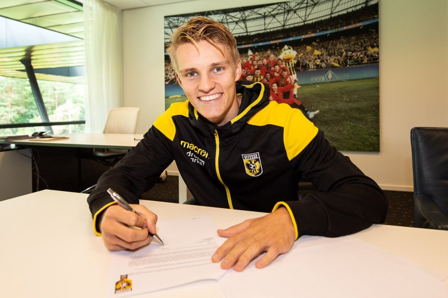 转折点阿贾克斯更衣室发声；NBA总决赛清晨攻防权衡；管理层满意；更衣室氛围转暖 -一电竞