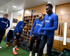 转会期欧联传出新动向，阿斯顿维拉防线松动，管理层表态——态度坚定，球队文化再被提及的简单介绍