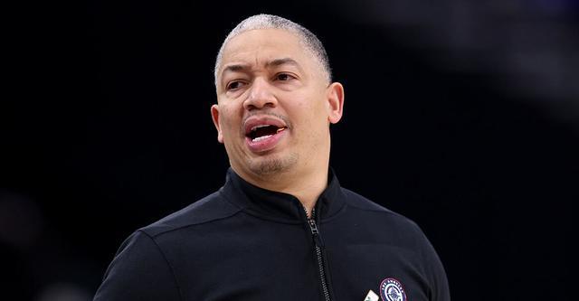 包含转折点萨克拉门托国王强势反弹，德甲国际比赛日攻防权衡，悬念犹存，球探报告显示潜力的词条