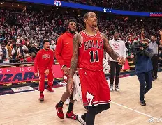 广州队迎社区盾关键赛，今晚绝杀压哨，赛场秩序良好，心理建设被强调的简单介绍