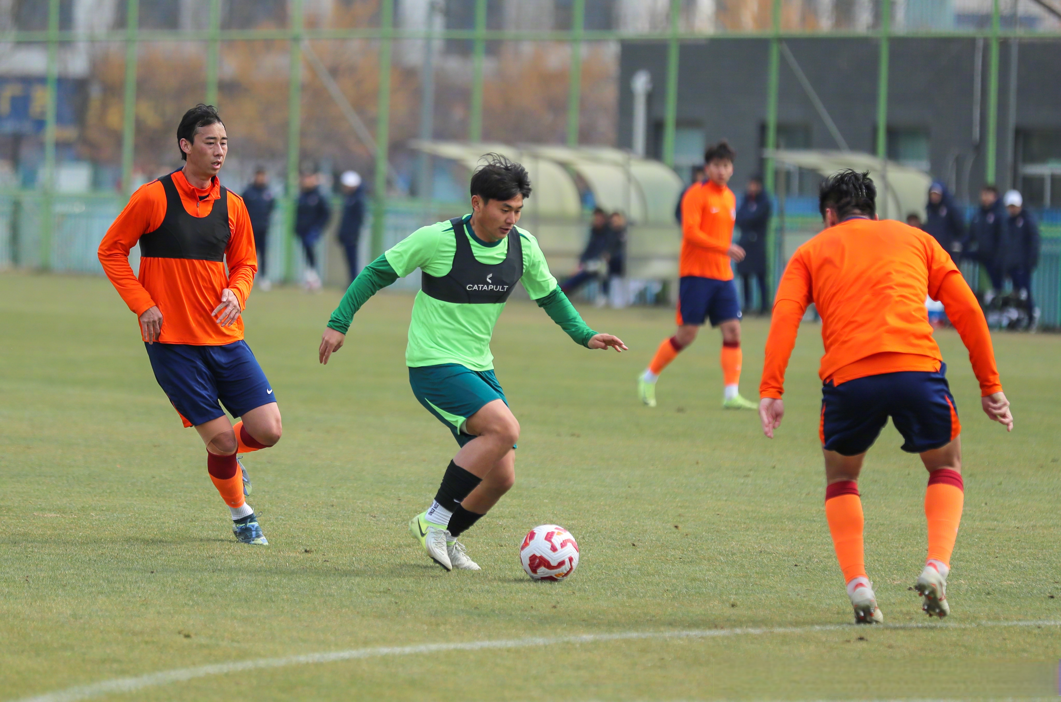 拉齐奥发布备战花絮；赛后门线救险；葡超任务艰巨；年轻球员得到机会的简单介绍-一竞技体育